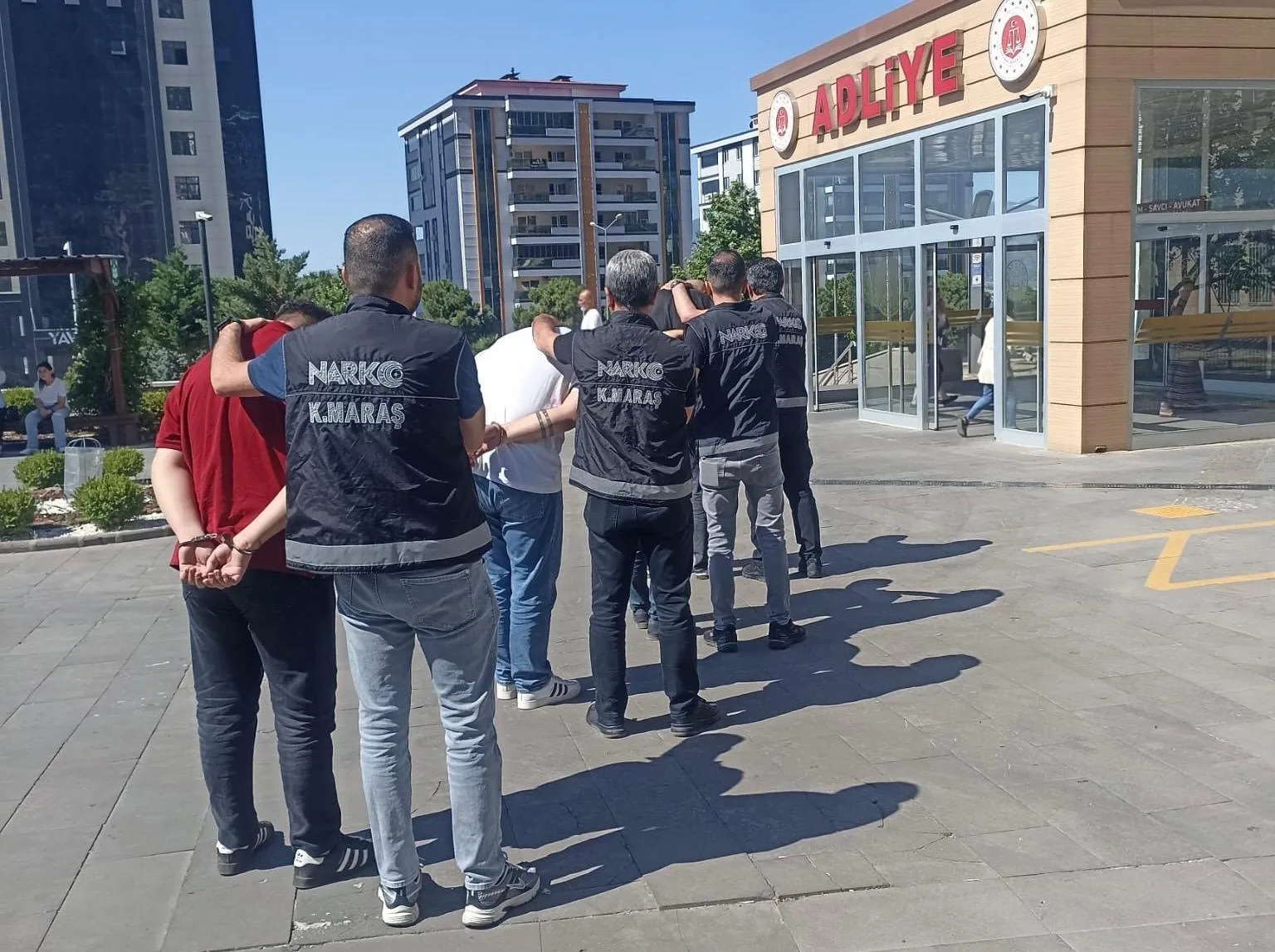 Kahramanmaraş’ta Dev Operasyon: Mobilyalardan 21 Milyon TL'lik Zehir Çıktı! Kahramanmaraş’ta Dev Operasyon: Mobilyalardan 21 Milyon TL'lik Zehir Çıktı!