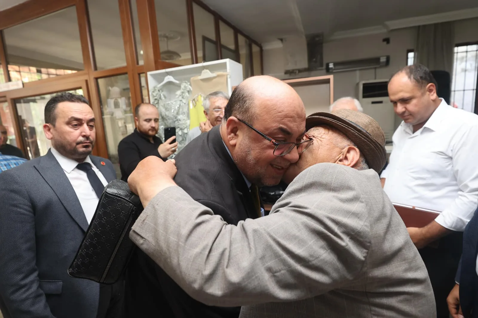 Dulkadiroğlu’nda Çözüm Odaklı Mesai: Başkan Akpınar Fevzipaşa’nın Röntgenini Çekti!
