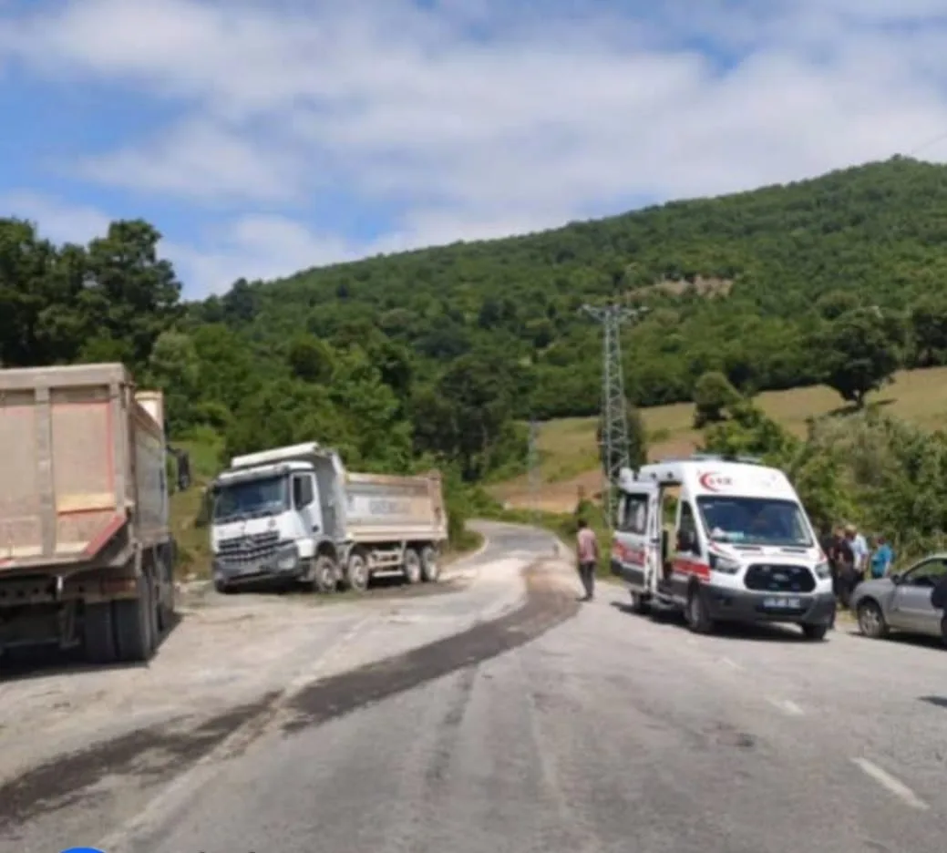 Andırın’da feci kaza: 2 kamyon kafa kafaya çarpıştı