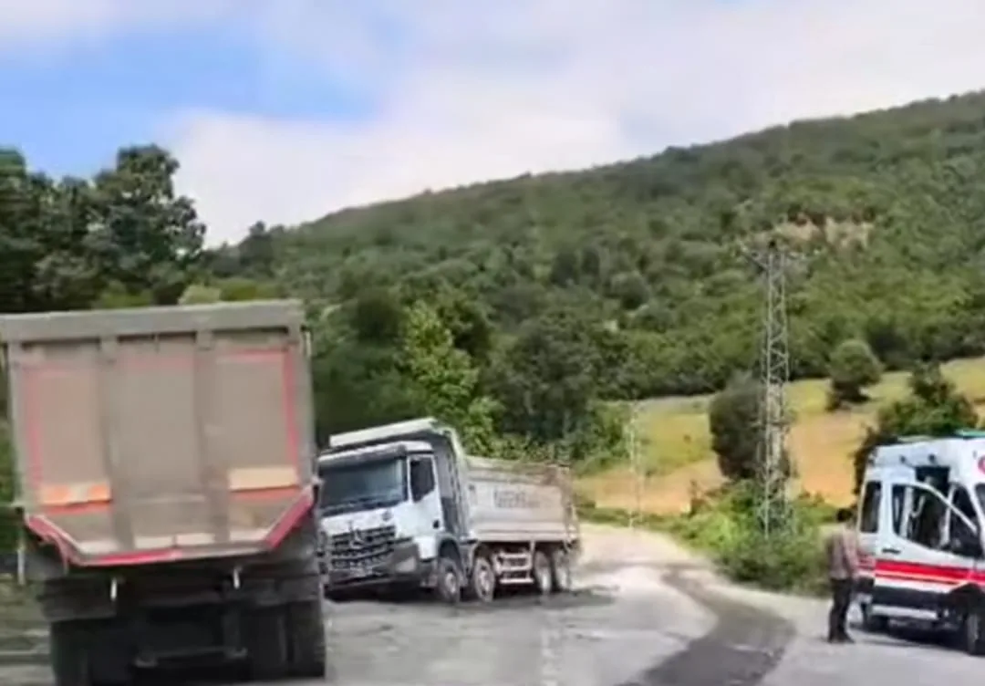 Andırın’da feci kaza: 2 kamyon kafa kafaya çarpıştı