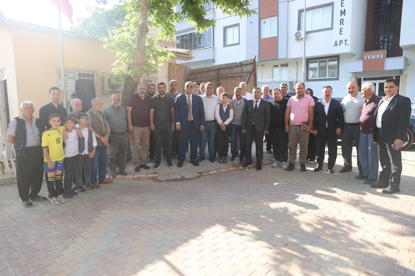 Dulkadiroğlu Belediyesi’nin ilçeyi köşe bucak gezerek vatandaşla buluştuğu mahalle toplantılarında