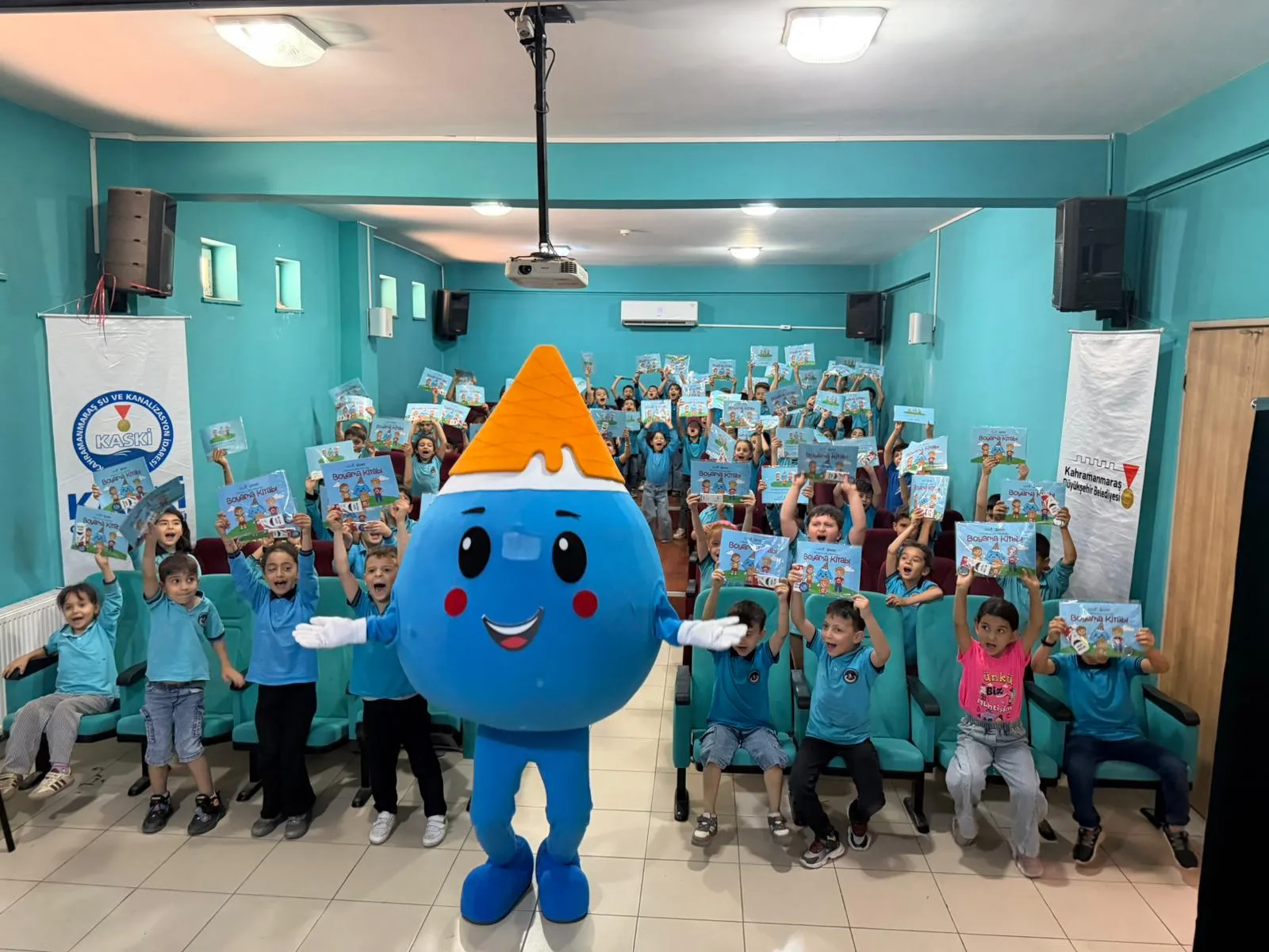 Maskot ‘Mavi’ Çocuklara Suyu Sevdirdi!