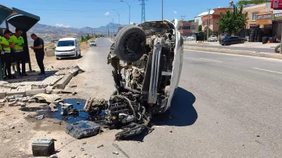 Kahramanmaraş’ın Onikişubat ilçesinde yaşanan tek taraflı trafik kazasında, direksiyon hakimiyeti