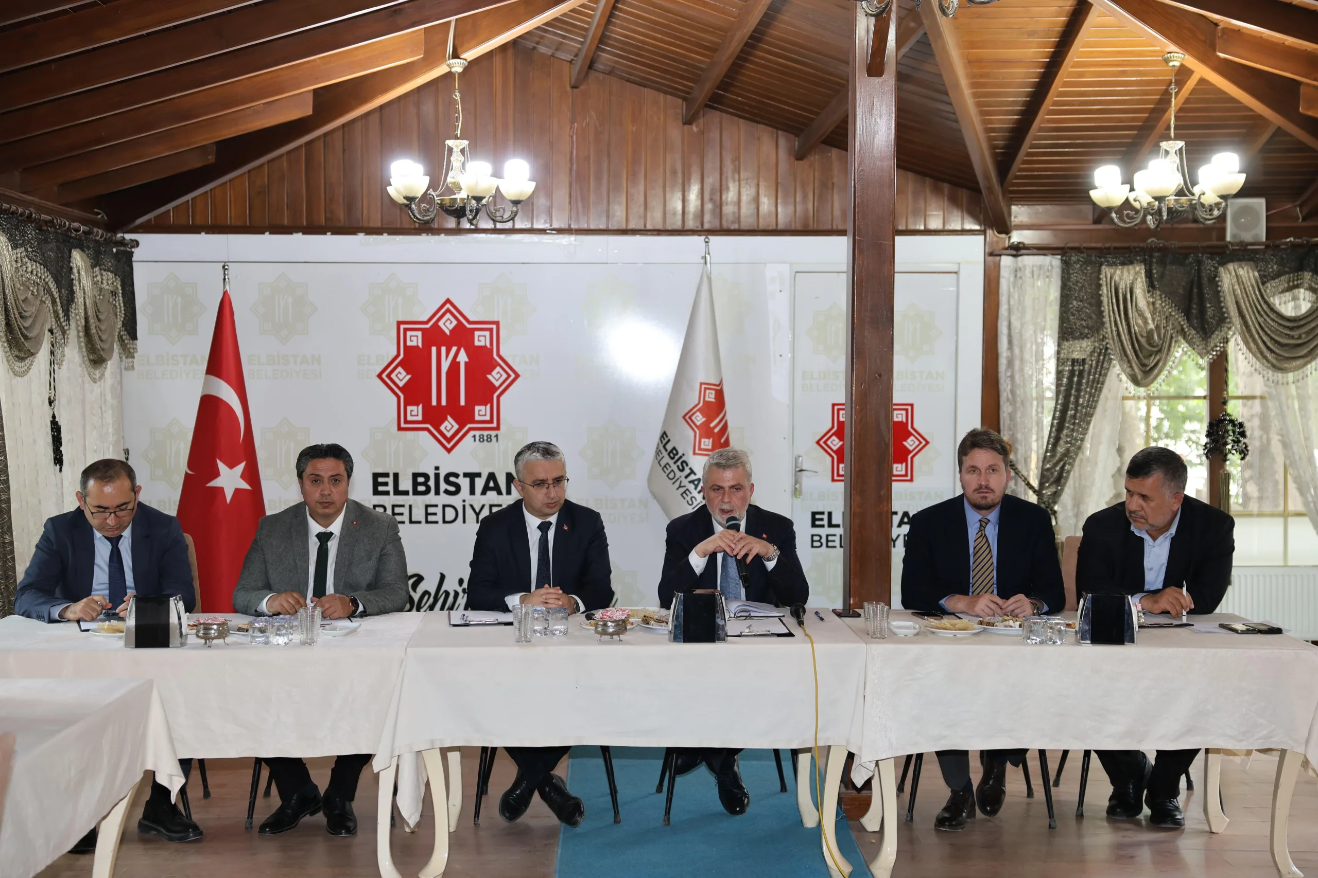 Başkan Görgel’den Elbistan çıkarması: “El birliğiyle çalışmaya devam”