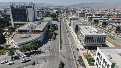 Azerbaycan Bulvarı’nda gerçekleştirilecek altyapı çalışmaları nedeniyle caddenin Büyükşehir Belediyesi hizmet