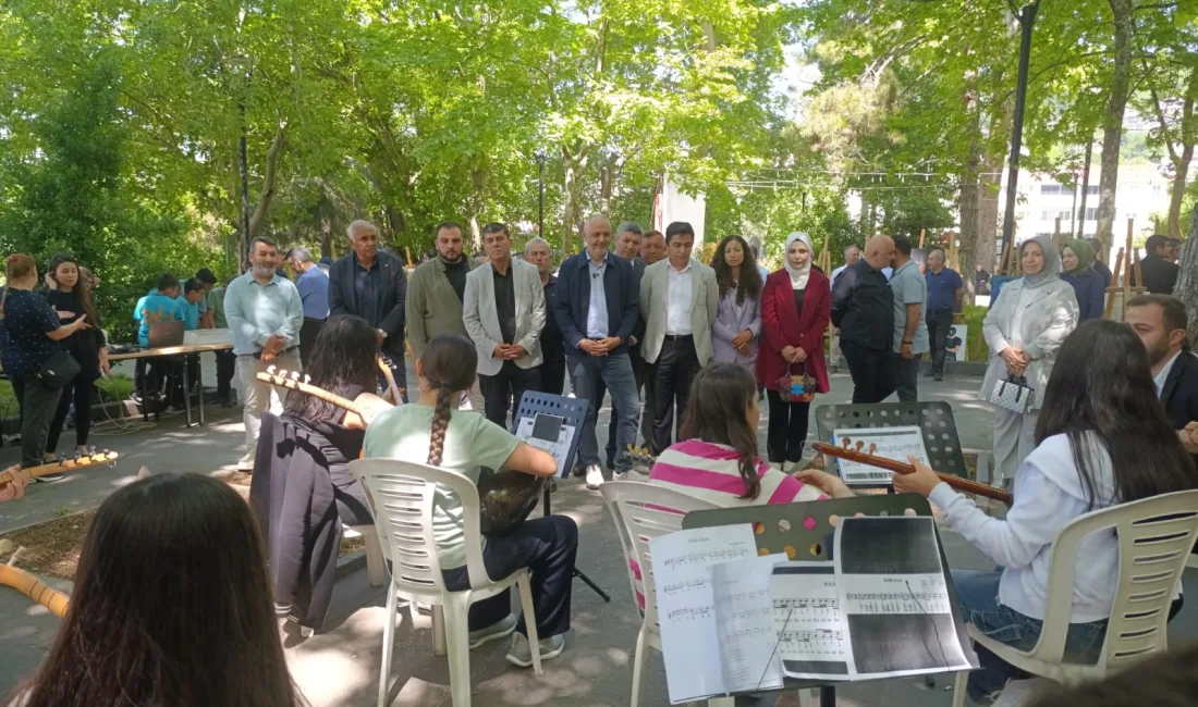 Kahramanmaraş’ın Andırın ilçesinde, Andırın Şehit Ethem Hacımahmutoğlu Halk Eğitim Merkezi