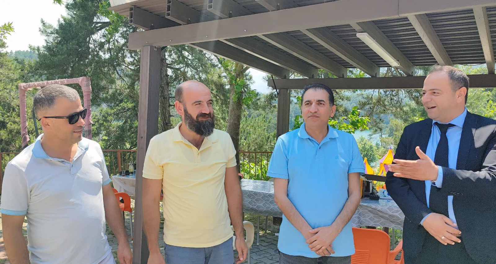 Halk Eğitimi Merkezi Müdürüne Başarı Belgesi verildi