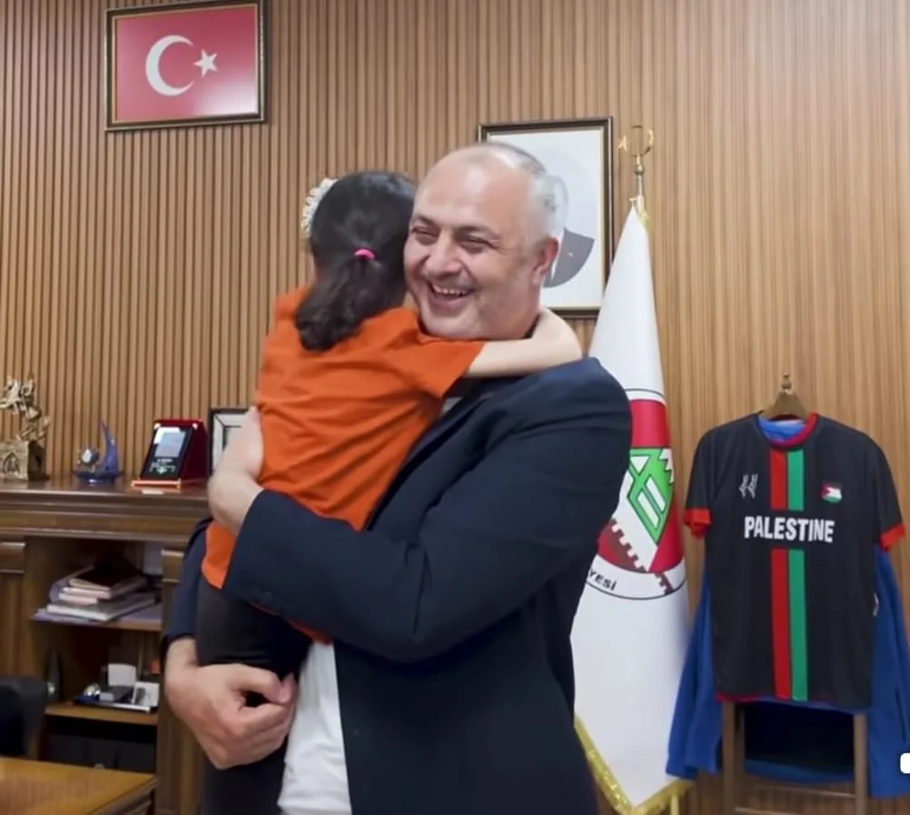 Makamın En Özel Misafiri: Minik Asya’dan Başkan Gökşen’e Duygusal Ziyaret
