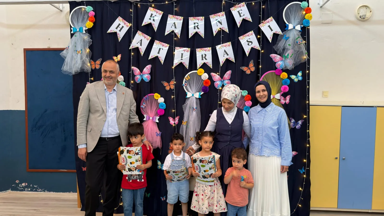 Andırın'da Öğrencilerin Karne Sevinci: Protokol Yalnız Bırakmadı