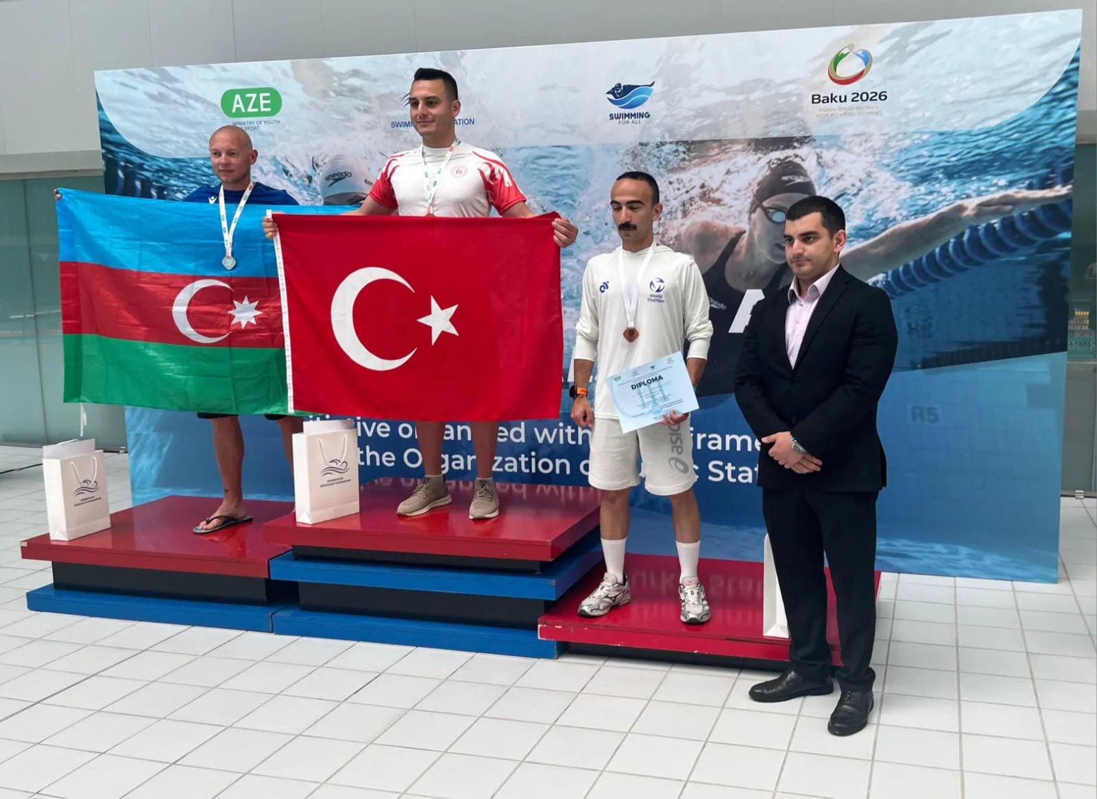 Kahramanmaraşlı Yüzücü Türk Devletleri Şampiyonu!
