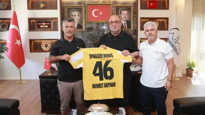 Kahramanmaraş futbolunun iki çınar ismi Savaş Doğrugörür ve Murat Hurç,