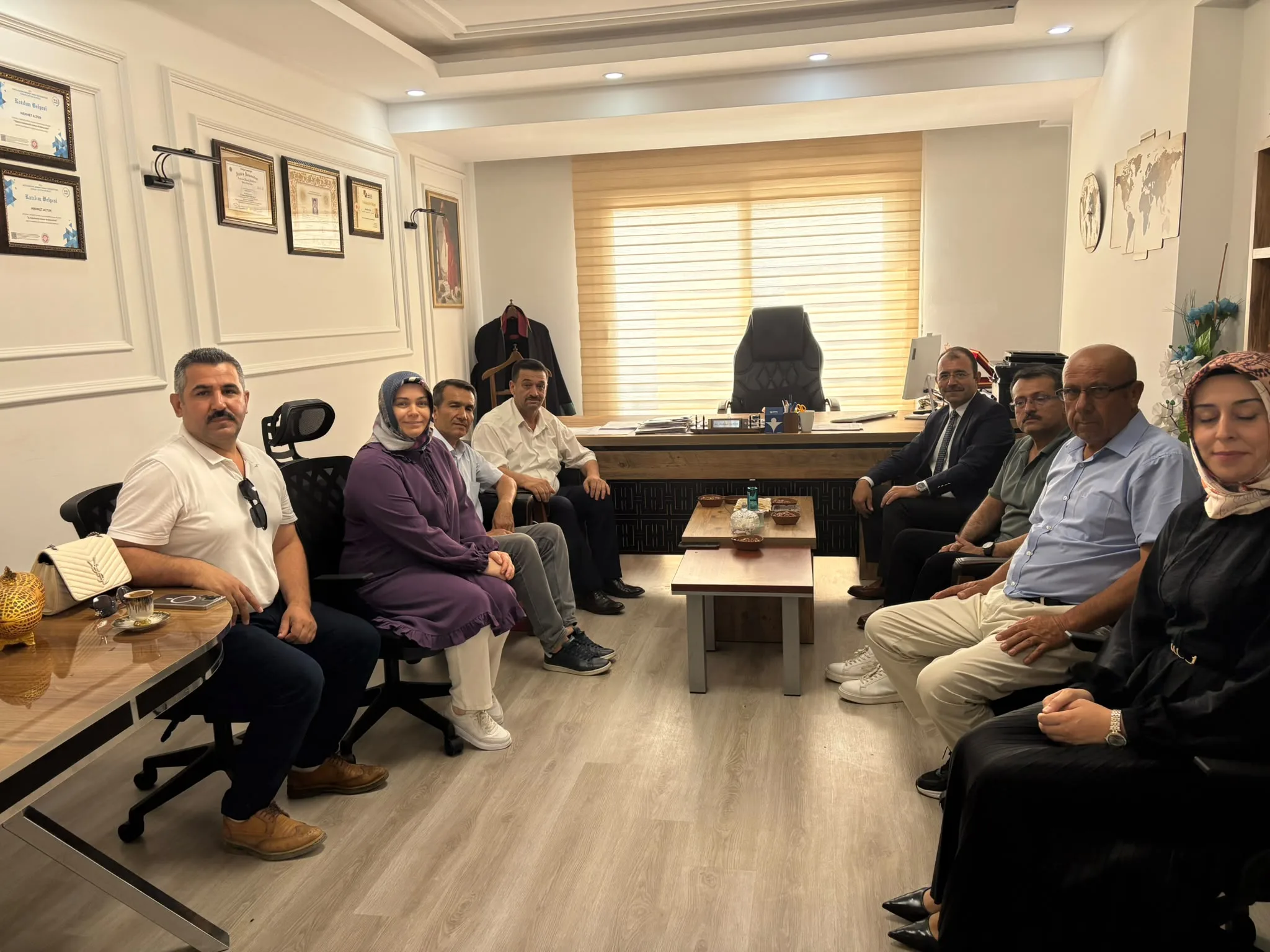 Kadirli Kaymakamı Erdinç Dolu’dan Akdeniz Dernekler Federasyonu’na Ziyaret Kadirli Kaymakamı Erdinç Dolu’dan Akdeniz Dernekler Federasyonu’na Ziyaret