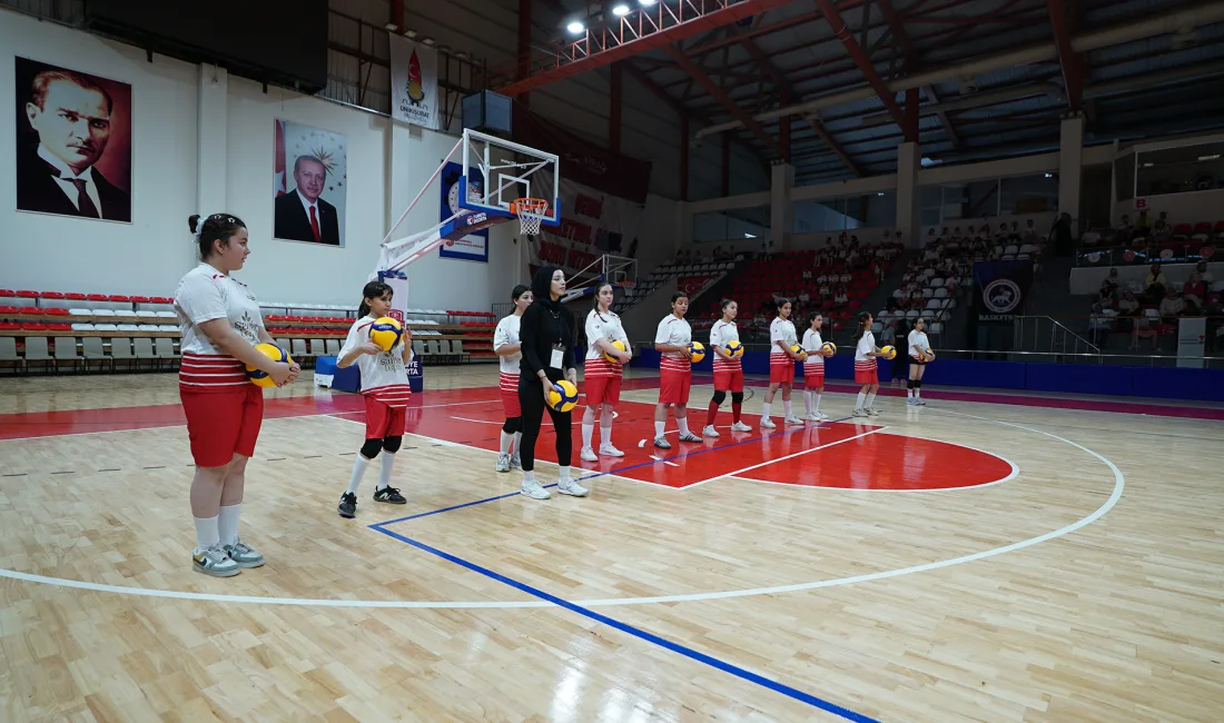 Büyükşehir Belediyespor Kadın Voleybol Takımı için düzenlenen altyapı seçmelerine genç