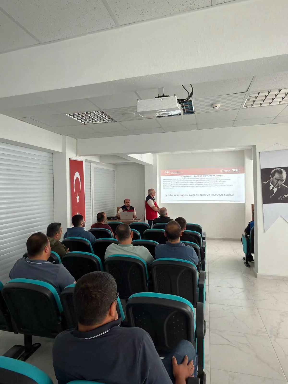 Andırın’da Kasap ve Kesimhane Personeline Hijyen Eğitimi Verildi
