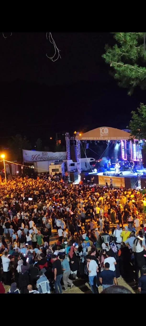 Andırın'da "100. Yıl" Coşkusu: Zara ve Mehteran ile Unutulmaz Gece! Andırın'da "100. Yıl" Coşkusu: Zara ve Mehteran ile Unutulmaz Gece!