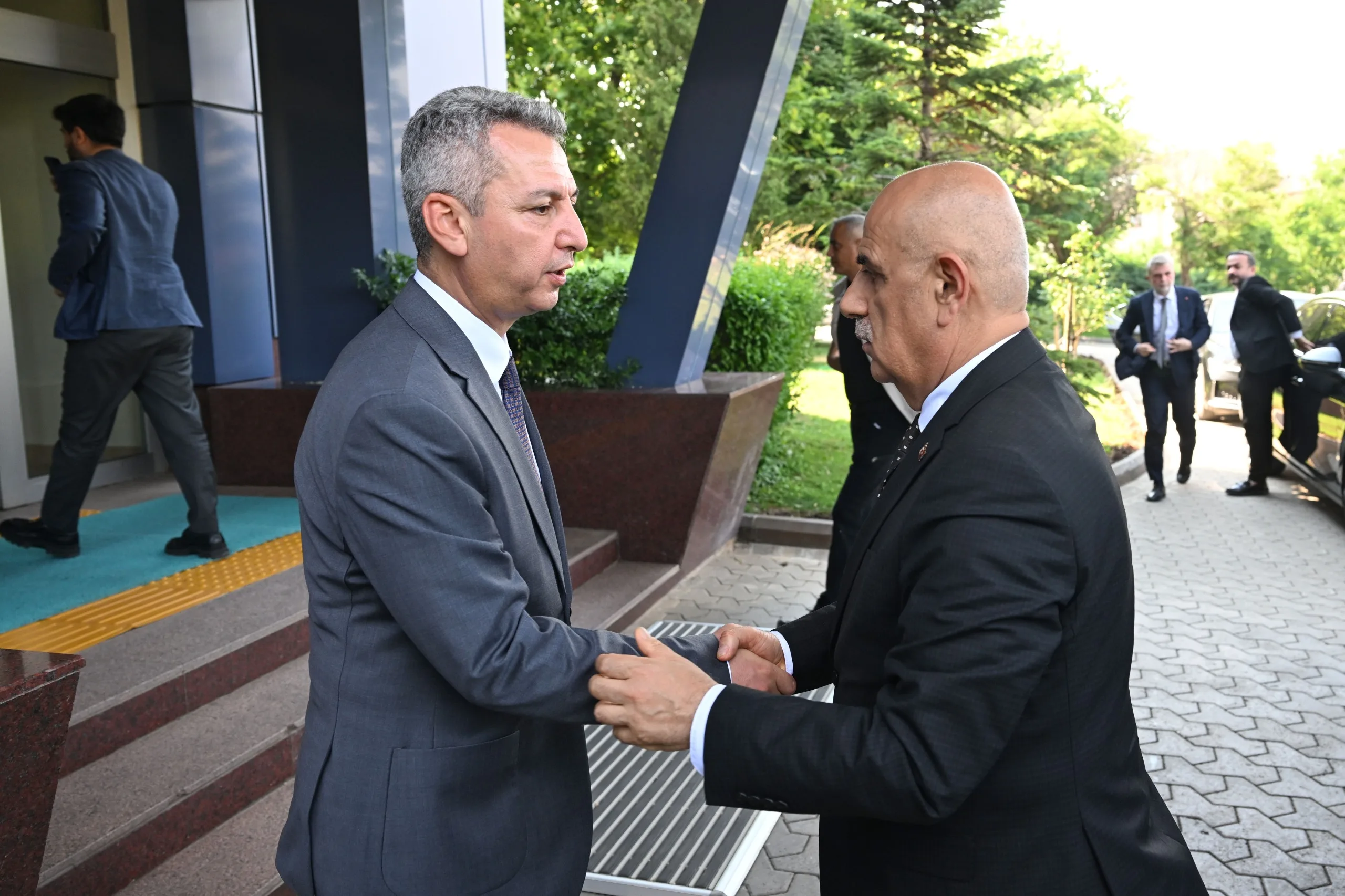 KSÜ’de Tamamlanan Yeni Öğrenci Yurtları Yerinde İncelendi