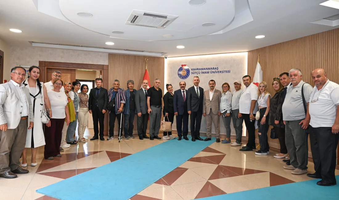 Farklı illerden gelen televizyon kanalları, haber ajansları, basın kuruluşlarının temsilcileri,