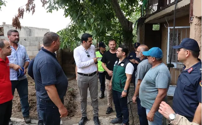 Pazarcık Kaymakamı Hulusi Teke, Çöçelli Mahallesi'nde bulunan sulama kanalında meydana