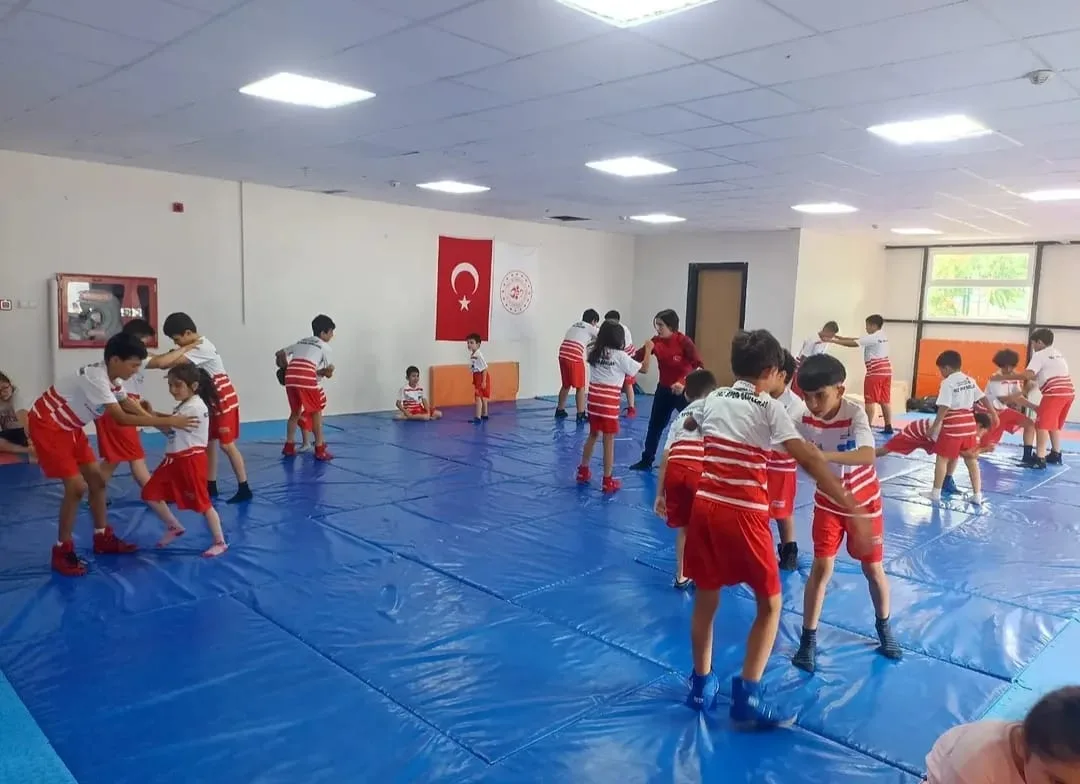 Andırın'da Ata Sporuna Yoğun İlgi: Geleceğin Şampiyonları Yetişiyor