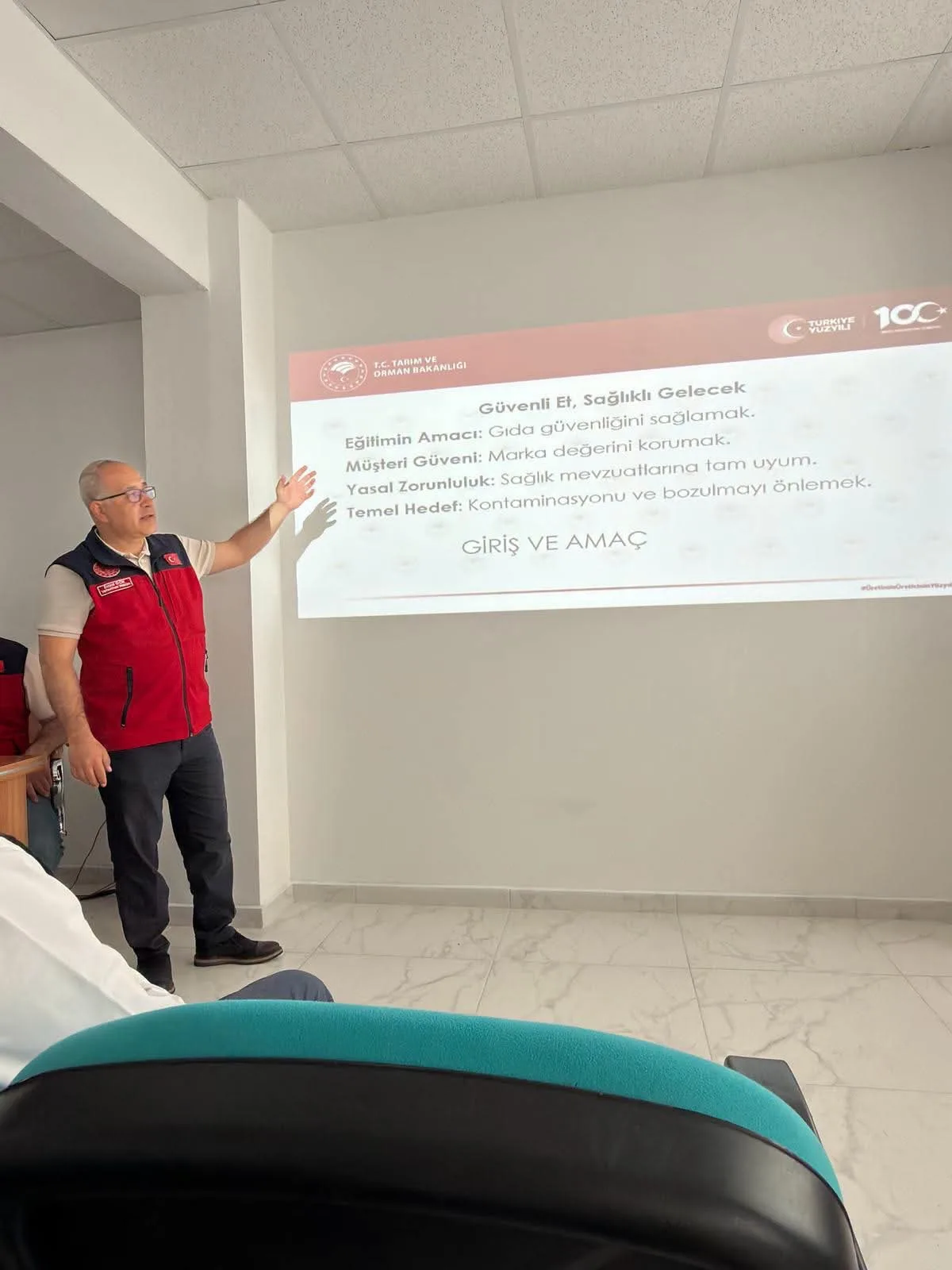 Andırın’da Kasap ve Kesimhane Personeline Hijyen Eğitimi Verildi