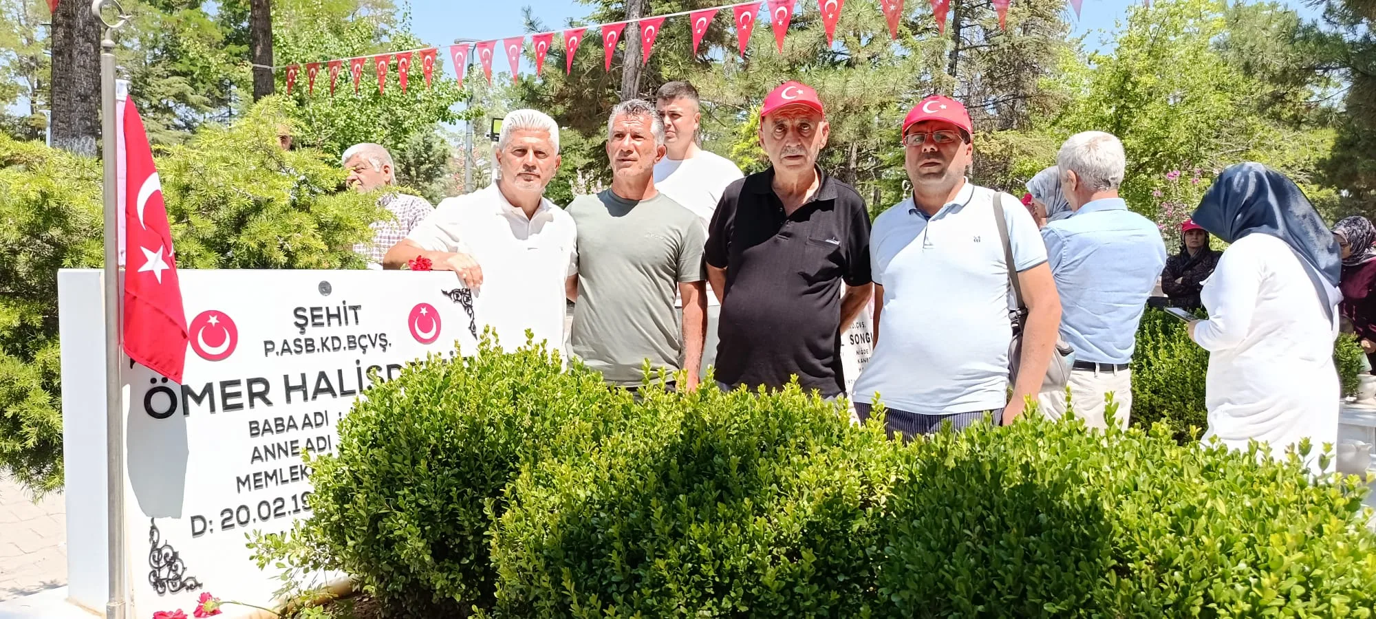 Veteranlardan Ömer Halisdemir’in Kabrine Ziyaret!