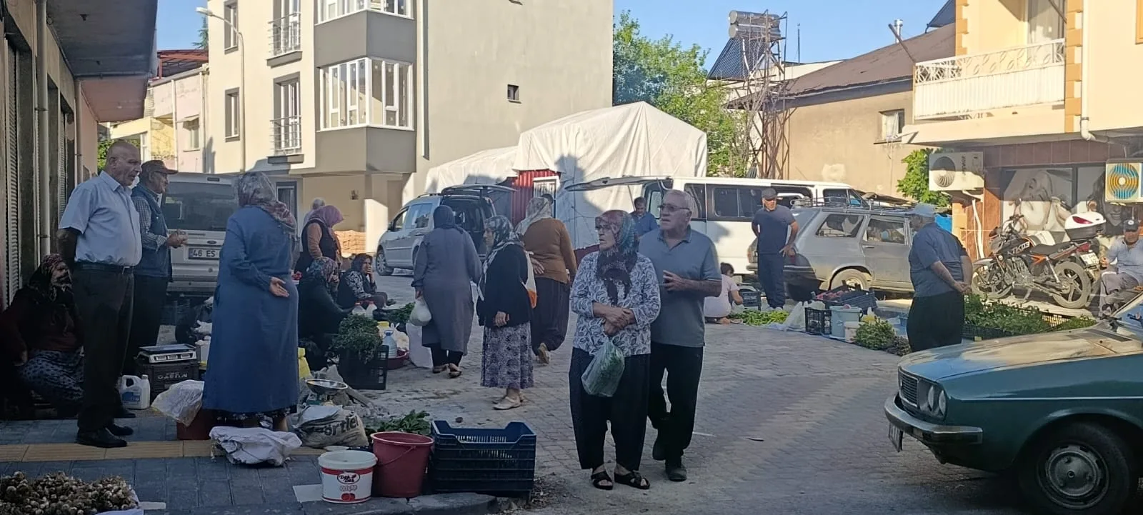 Andırın’da Köy Pazarı Hareketlendi!