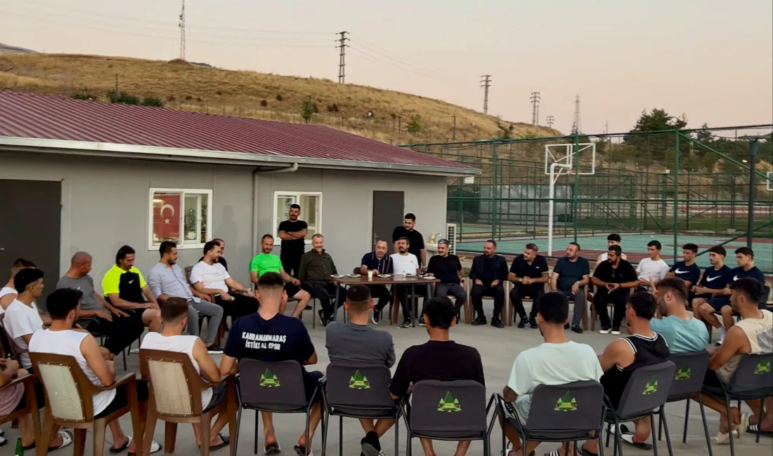 Kahramanmaraş İstiklalspor Başkanı Ahmet Gülpak ve yönetimi, akşam yemeğinde teknik