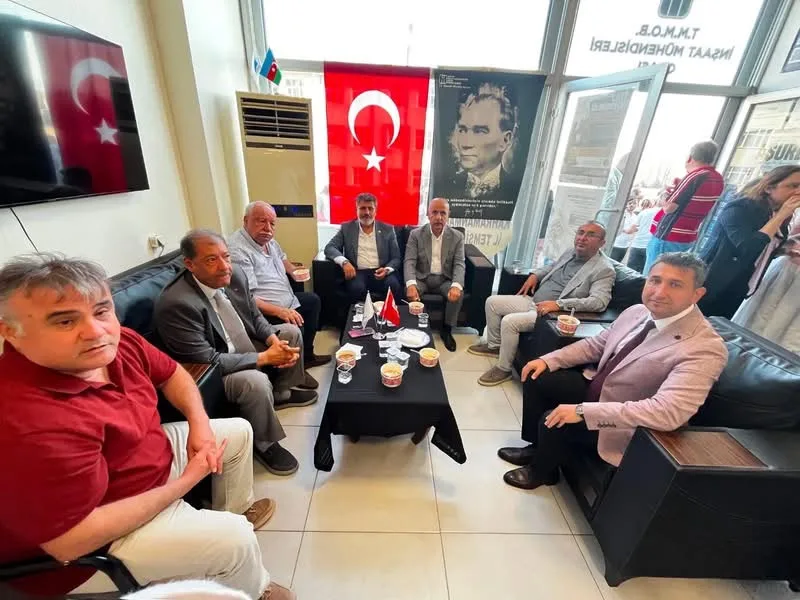 Kahramanmaraş’ta Anlamlı Buluşma: Vali Ünlüer Aşure Kazanının Başına Geçti! Kahramanmaraş’ta Anlamlı Buluşma: Vali Ünlüer Aşure Kazanının Başına Geçti!