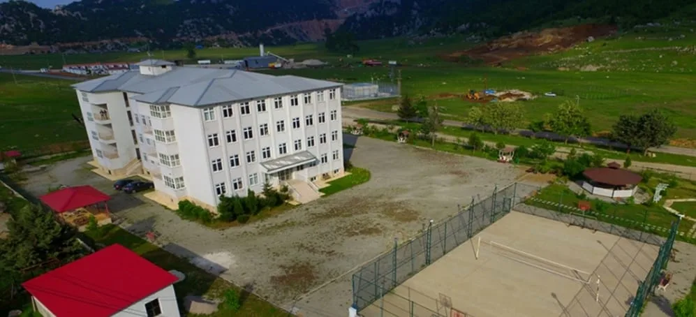 Andırın'da Yurt Çilesi Bitmiyor: Öğrenciler ve Vatandaşlar Yetkililerden Çözüm Bekliyor