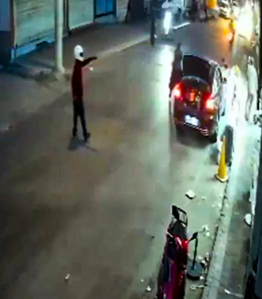 Gece Yarısı Dehşet: İş Yerine Kurşun Yağdırdı! Gece Yarısı Dehşet: İş Yerine Kurşun Yağdırdı!