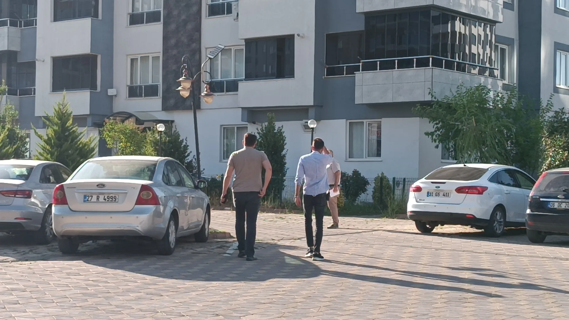 Asansörde Facia: Hareket Etti Canından Oldu!