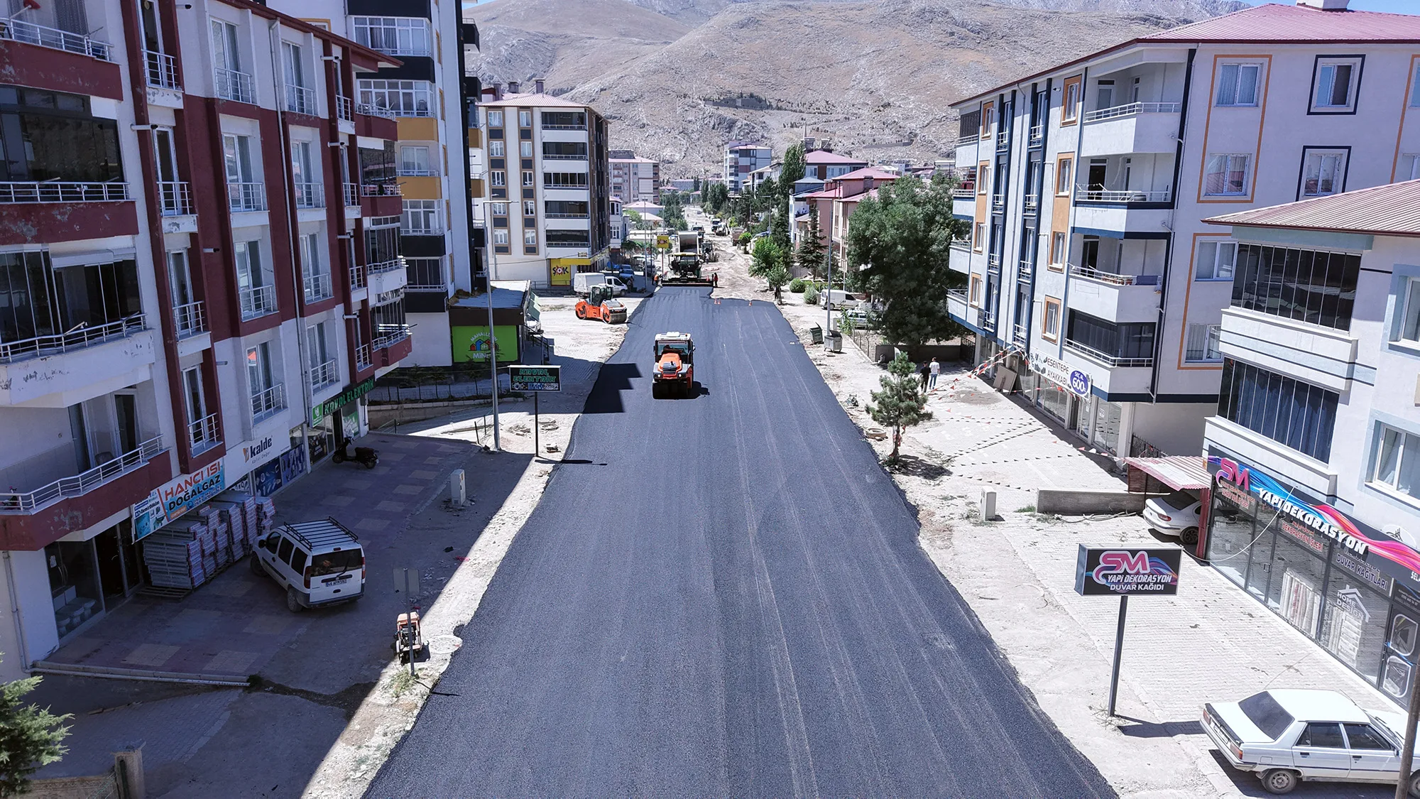 Kahramanmaraş’ta Asfalt Seferberliği 37 Farklı Noktada Devam Ediyor! Kahramanmaraş’ta Asfalt Seferberliği 37 Farklı Noktada Devam Ediyor!