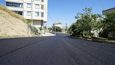 Kahramanmaraş Büyükşehir Belediyesi, Dulkadiroğlu ilçesi Aslanbey Mahallesi’ni adeta şantiyeye çevirdi.