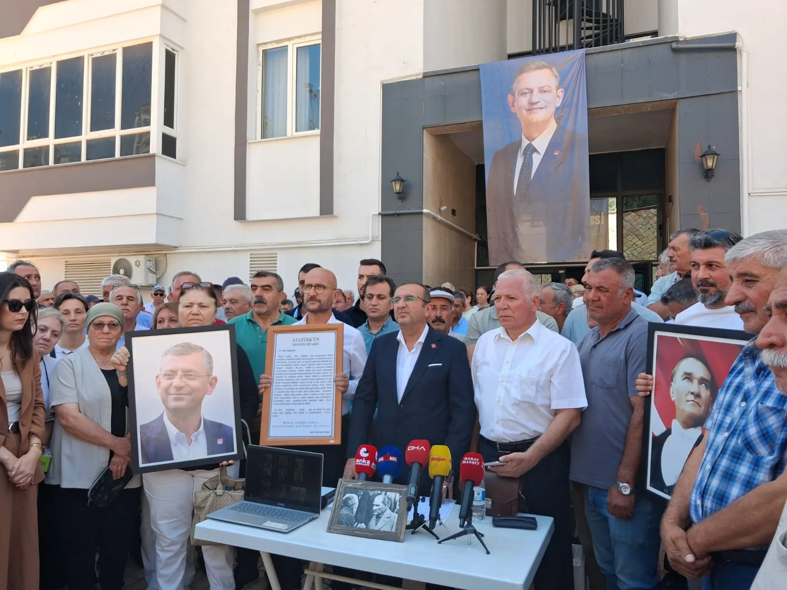 Görevden alınmayınca toplu şekilde istifa ettiler