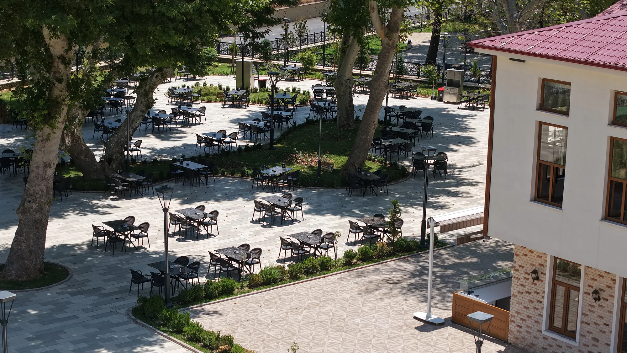 Çınaraltı Çay Bahçesi Hizmete Açılıyor