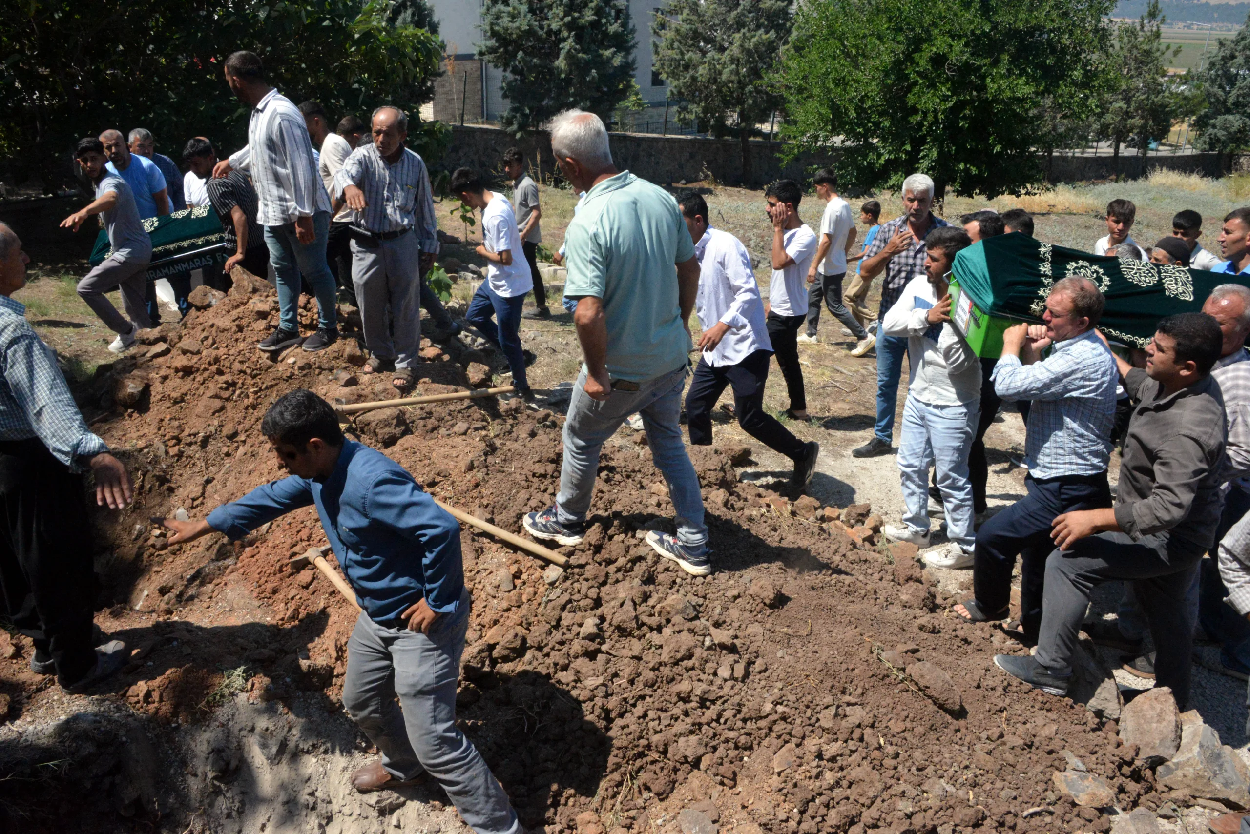 Sevinç Yarım Kaldı: Yeni Otomobil Anne ve Oğluna Mezar Oldu!