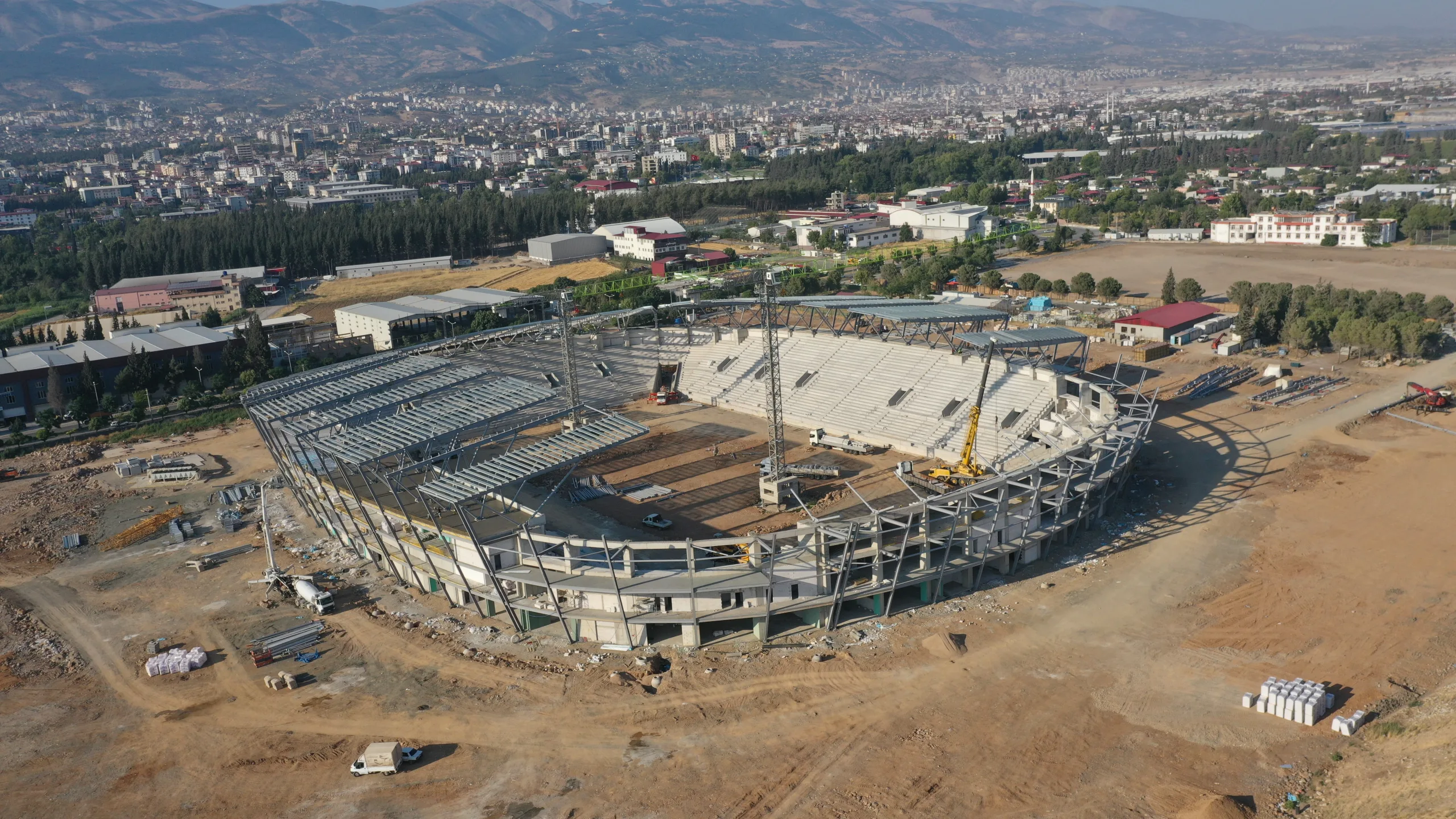 Kahramanmaraş Stadyumu’nda Büyük İlerleme: Yüzde 50 Barajı Aşıldı