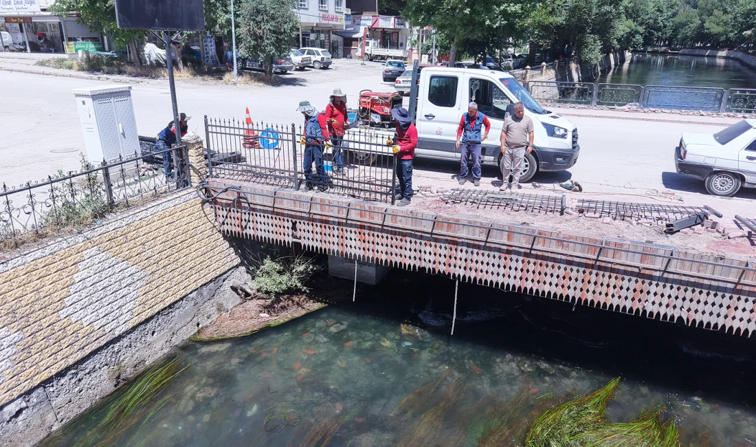 Kahramanmaraş Büyükşehir Belediyesi, Elbistan’da araç ve yaya trafiğinde yoğun olarak