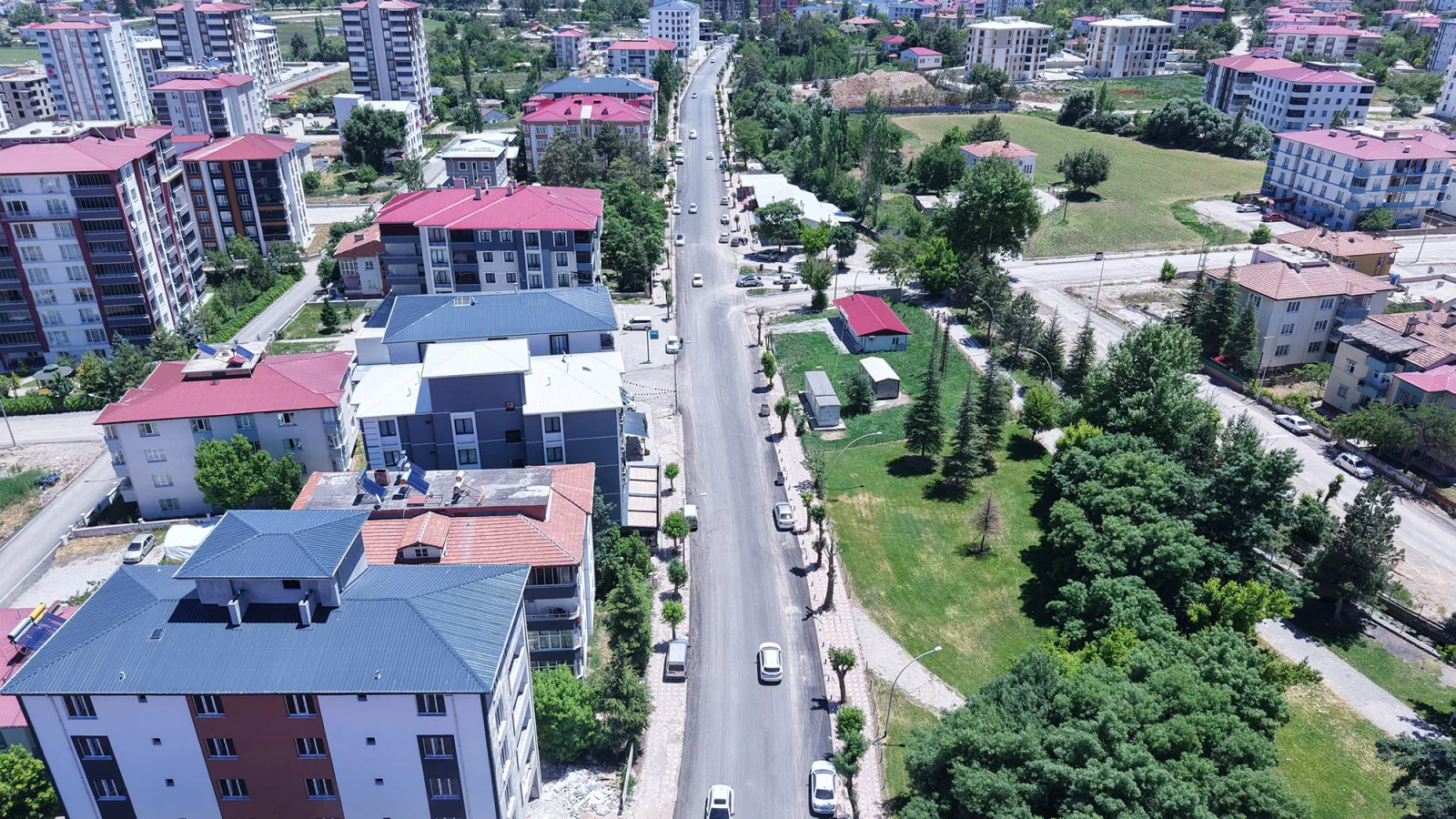 Büyükşehir Elbistan’ın Caddelerini Yeniliyor