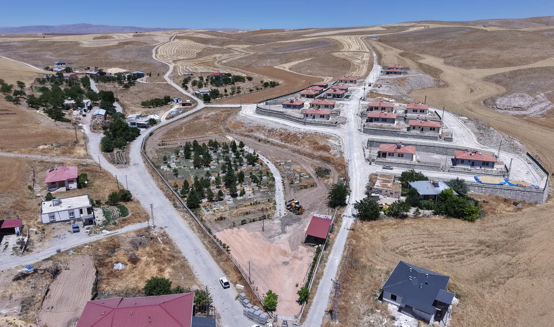 Kahramanmaraş Büyükşehir Belediyesi, Elbistan ilçesine bağlı Gündere Mahallesi mezarlığında kapsamlı