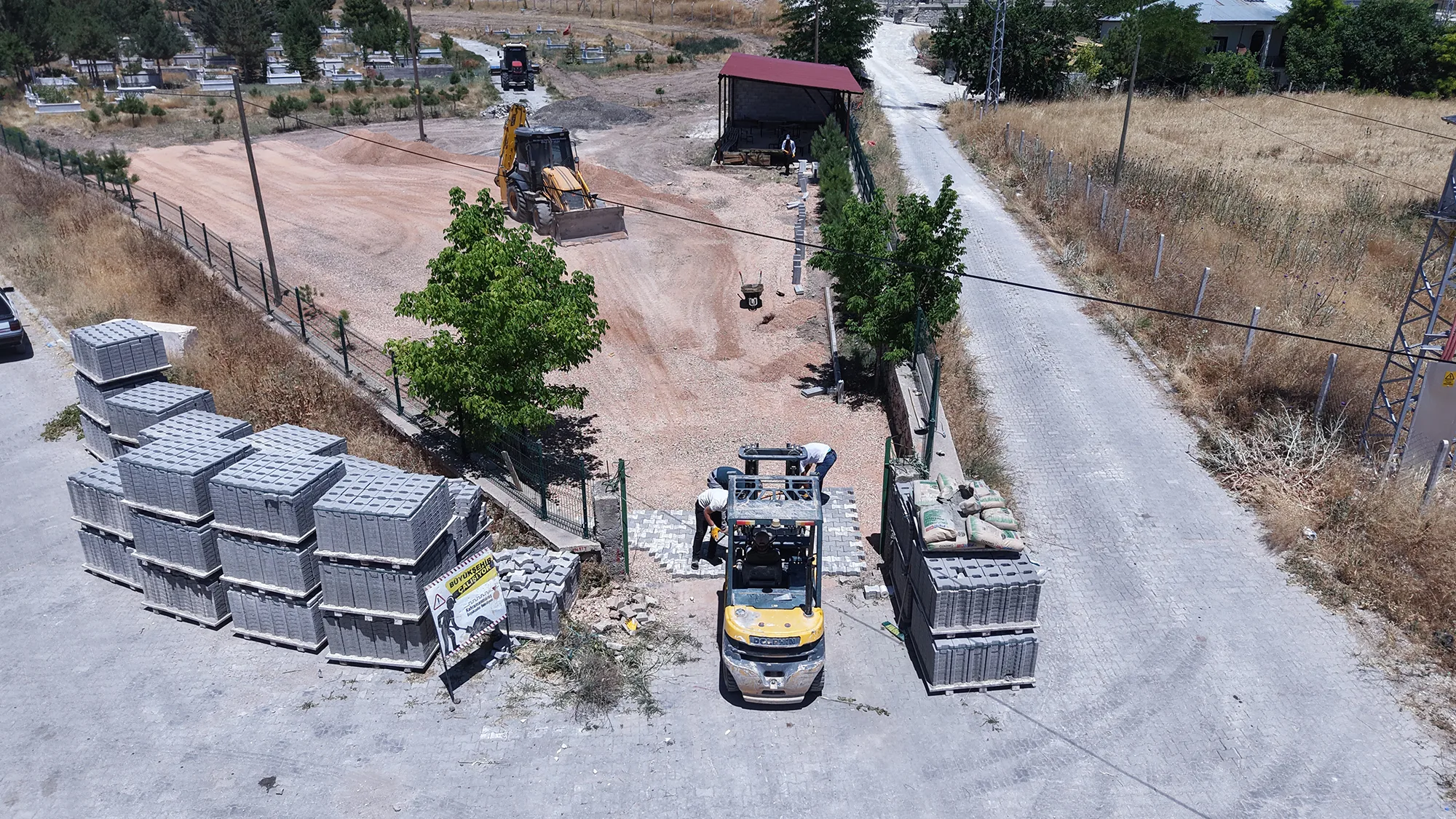 Elbistan Gündere Mezarlığı’na Büyükşehir Eli Değdi!