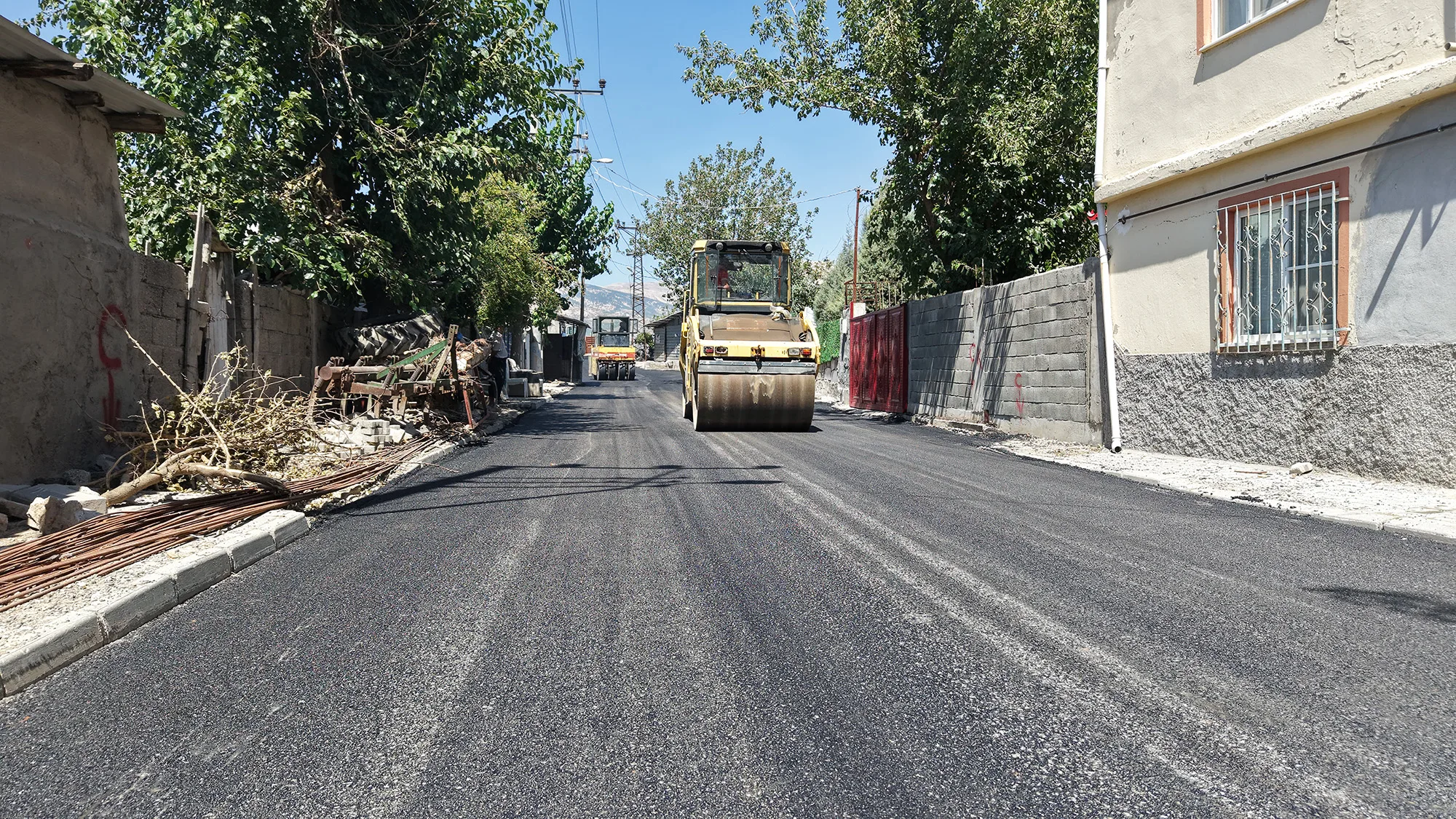 Gençosman’a Sıcak Asfalt Dokunuşu!