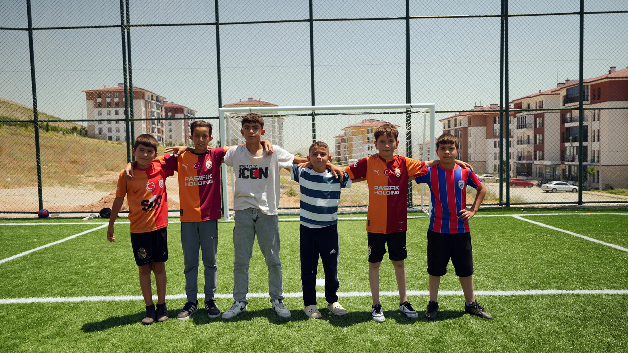 Büyükşehir’den Büyük Hizmet: 31 Yeni Halı Saha Hizmete Alındı!