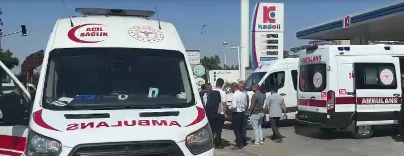 İşçi Servisi Kamyona Çarptı: 11 Yaralı