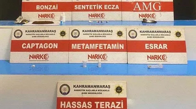 Kahramanmaraş’ta gerçekleştirilen narkotik operasyonunda çok sayıda uyuşturucu madde ele geçirildi.
