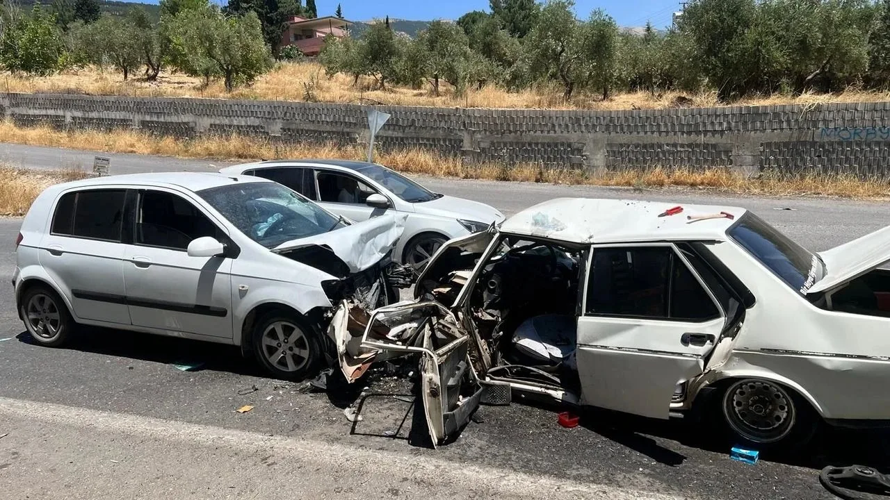 Kahramanmaraş'ta Feci Kaza: 2 Yaralı Kahramanmaraş'ta Feci Kaza: 2 Yaralı