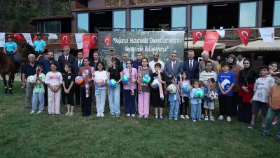 Kahramanmaraş Büyükşehir Belediyesi öncülüğünde düzenlenen karne etkinliğinde şehit ve gazi