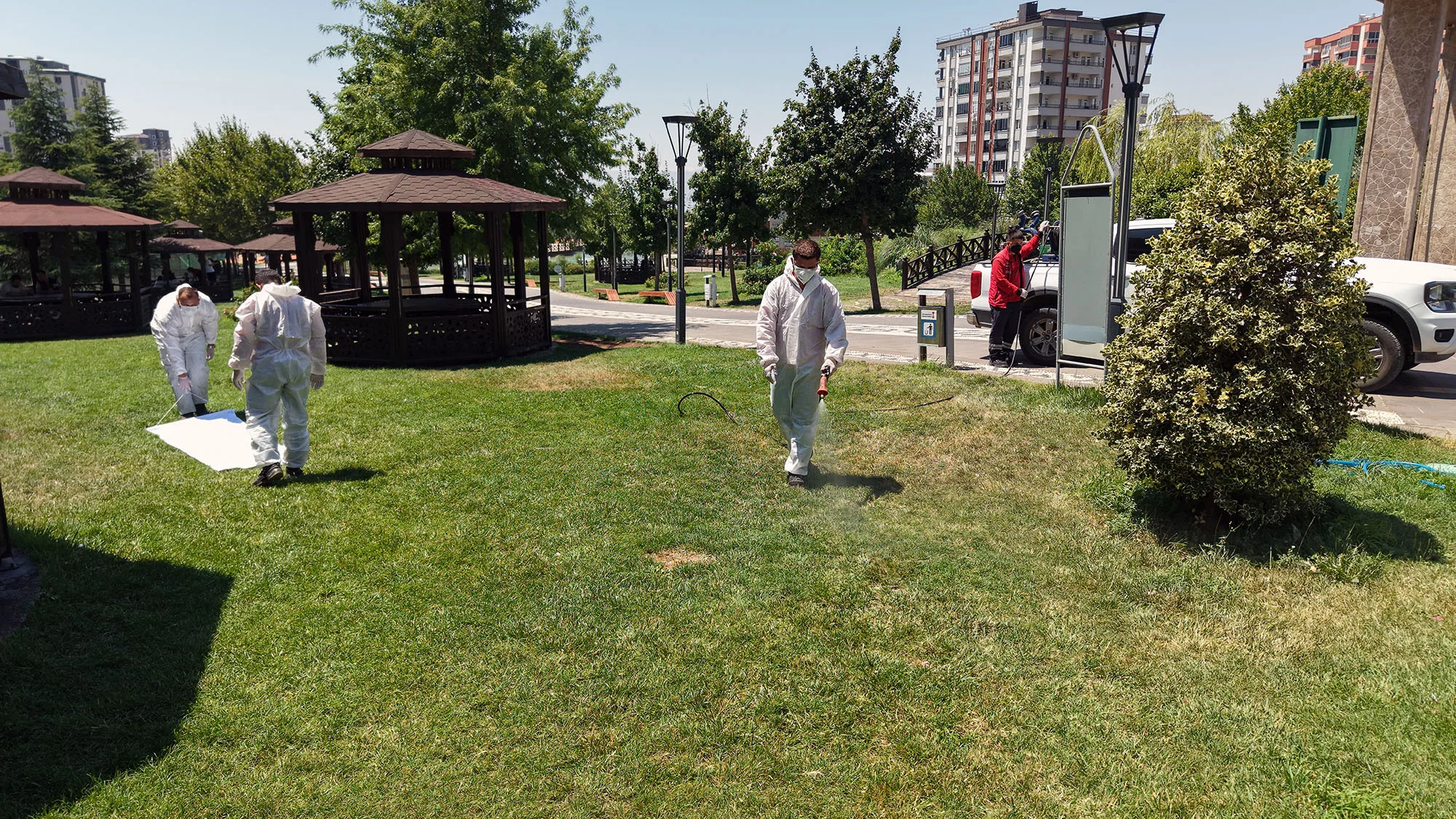 Büyükşehir, Kene ve Zararlılara Karşı Yeşil Alanlarda Nöbette