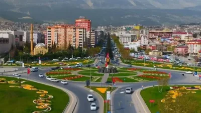 Kahramanmaraş'ta bugün sıcak hava etkisini sürdürürken, Meteoroloji verilerine göre kent