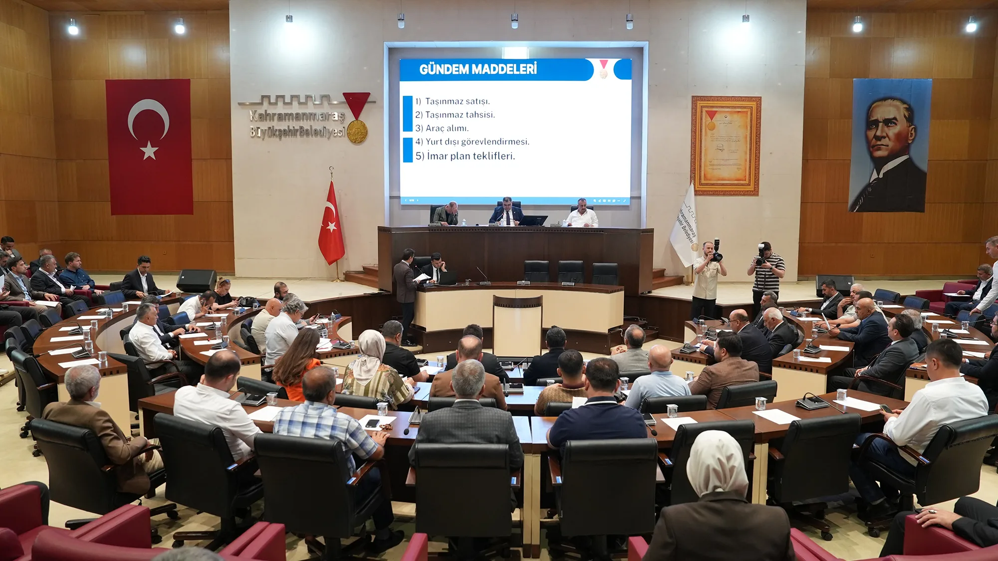 Büyükşehir Meclisi’nden 32 Maddelik Yatırım Paketi: Filoya Yeni Araçlar!